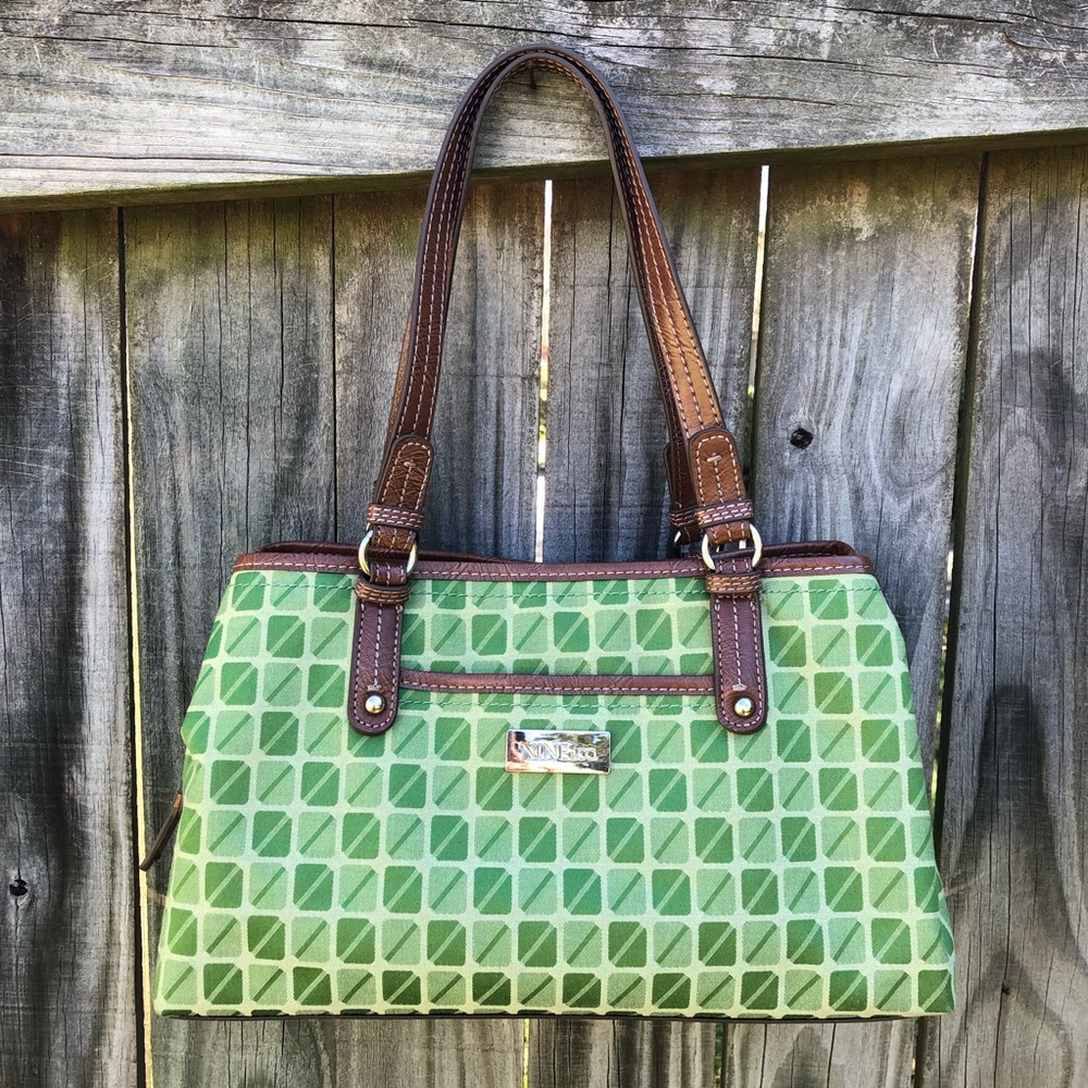 Spring green Nine & Co. purse